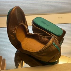 Tieks Bronze metallic size 9 folding ballet flats